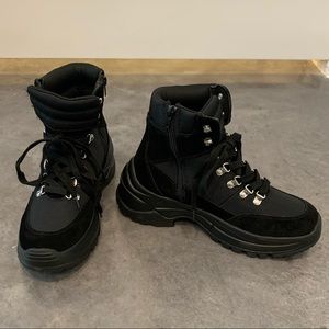 Steve Madden black zip up boots, size 8.5